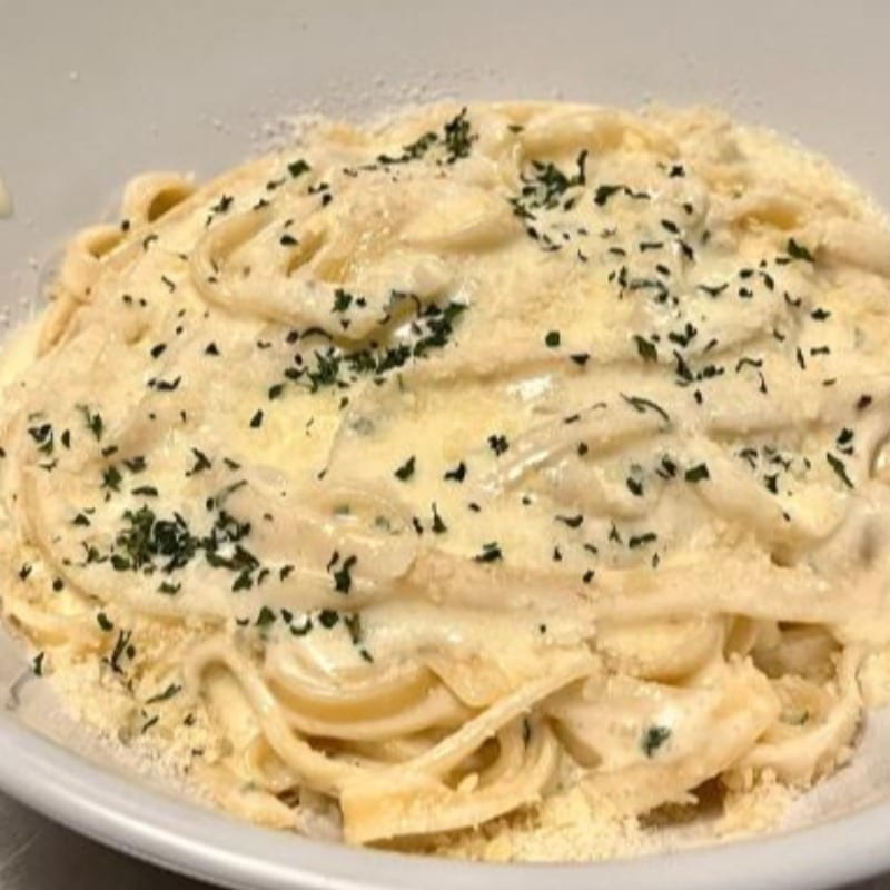 Fettuccine Alfredo/Chicken.